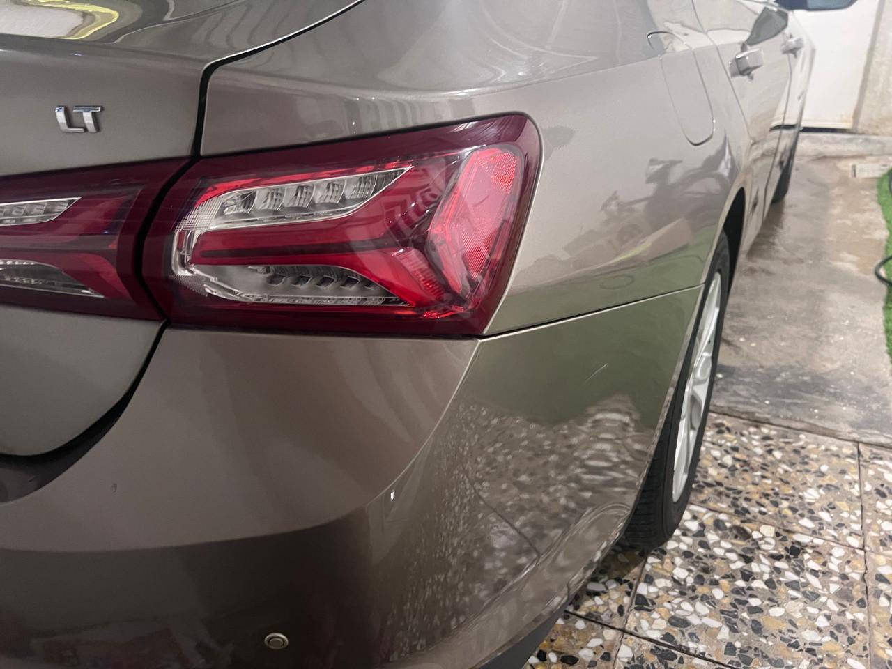 ماليبو 2022 LT ذهبي رقم مميز للبيع فقط
مواصفات LT معروفة ميحتاج اذكرهن 
محرك 1500 تيربو 
ماشية  30000 ميل  
صور الحادث مرفقة والسونار
السيارة مرقمة اربيل الدولي 
بأسم شركة تريد تحويل او وكالة 
مكان السيارة بغداد / الجادرية 
السعر 120 ورقة 
للاتصال  ***********
