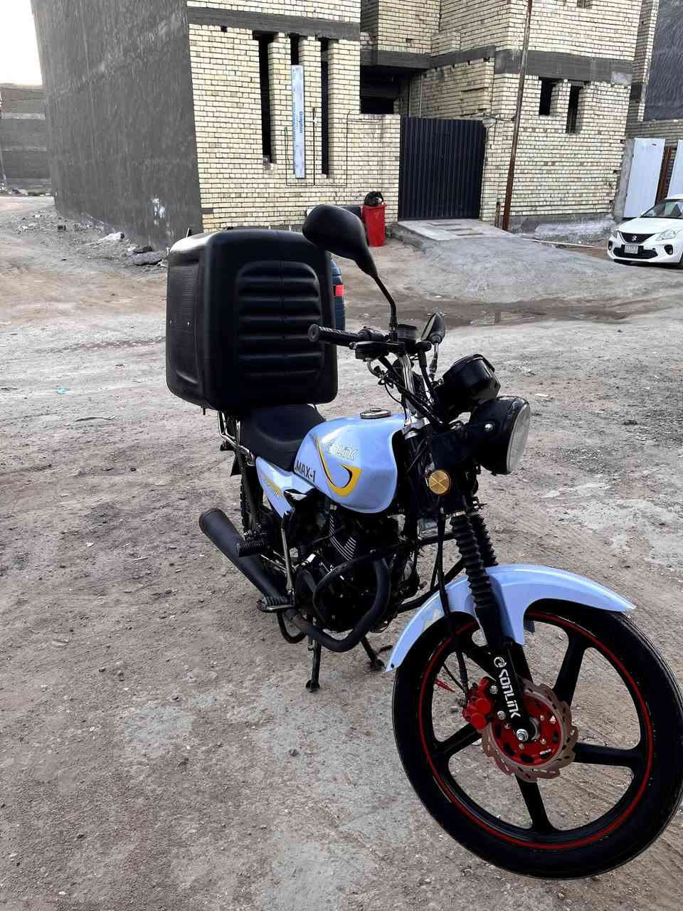 سلام عليكم شباب دراجه سونك موديل 2025 بعدهي جديدة كاملة مال دلفيري بس شغل واطلع نقصها ترتيب بالكهربائيات يعني اشار وهيج امور بس ربط والراحز مال سلف يخربط عندي والدراجة شوفت عينك شكد نضيفه ومتعوب عليها ومصروف عليها اكثر من الصور بعد وياها الصندوك كاملة الاخير حبايه تايرات جدد بريك جديد وهواي امور مكانها ابو غريب او حي الخضراء سعرها 900 وبيها مجال رقمي *********** متواجد واتساب
