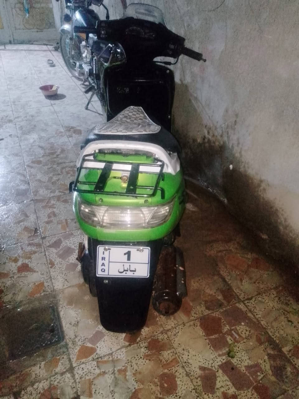 سلام عليكم عندي دراجه فراشه فحل معايزه شي كهربايات كلها شغاله سلف شغال اشاير شغالات لايت شغال  مكاني نجف حي نداء قرب جامعت كفيل سعر 450 بيها مجال رقم، ***********
