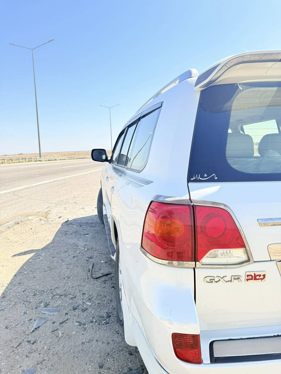 سلام عليكم للبيع لاندكروز 2012ساز فول واحد علا واحد محرك 6 سلندر فتحه بصمه تحكم جهتين وباقي المواصفات معروفه السياره مابيها اي نقص رقم بغداد بسمي  لاستفسار/***********
