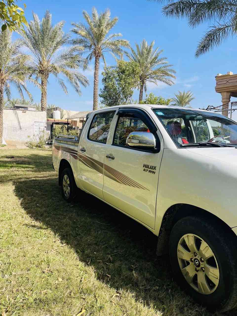 هايلوكس 12 رقم بغداد كير اوتماتيك باسمي مجدده  لسنه 30  كير محرك شركه مامفتوح برغي تخم تاير جديد ماشيه 235 الف مابيها صبغ بارد فقط صارت طخه خفيفه بالجاملغ والبنيد وتعدلت بارد من الجهه اليمنى . السعر 210 $  قفل. السياره نضيفه ومال جناي 
العنوان ديالى الخالص تلفون *********** 
/ ***********
