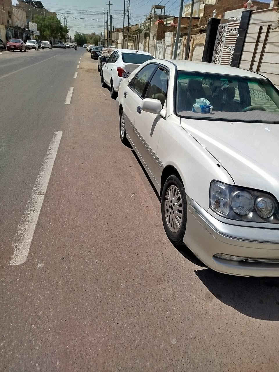 ملكه للبيع سعر  90 وبيه مجال رقم بغداد مدفوع كمرك مصبوغه للجماليه وبيه ضربه بل جاملغ الخلفي يسره للتواصل  ع  ***********
