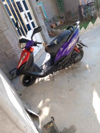 دراجه ماكس ١٤٠ كله شغاله هندر سلف كامله لا نضوح ولا تبخير مكينه شلعه ت...