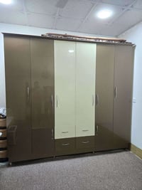 دواليب خشب • شغل ايد • خشب ممتاز