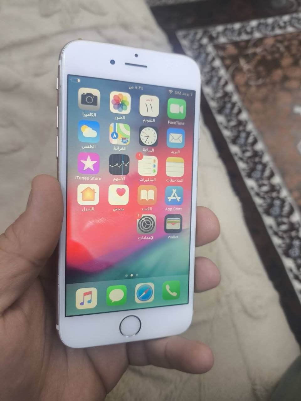 ايفون ٦ عادي ذاكرته ٣٢ 
كله شغال بطاريه ١٠٠ نظيف وكله شغال 
مكاني بغداد البياع 

للاتصال ***********
