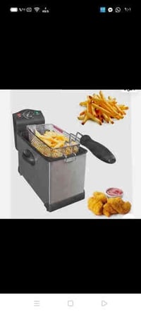 قلايه زيتيه حجم 3 لتر من ماركه عالميه...مال باله . نظيف جدا بالشرط. وق...