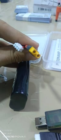 بطارية • ٣٠٠٠mAh • ٧٫٤فولت
