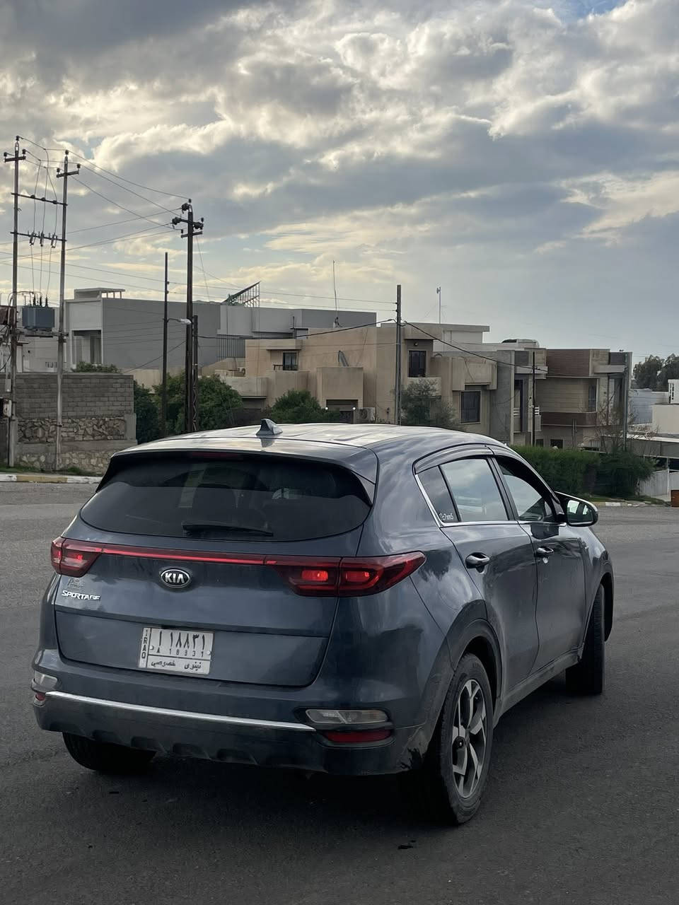 كيا سبورتاج  للبيع– موديل 2021 (LX AWD / أمريكي)
بدون صبغ بس بيها تعديل بارد بدايت البنيد وبدايت الجاملغ الايمن 

بدون إيرباك وبدون داخل

رقم نينوى 

ماشية 71 الف كيلو فقط 

مكينة 2.4 لتر (4 سلندر) ما مفتوحة وعلى الشرط

المواصفات:

– رادار خط شارع

– شاشة كبيرة + كاميرا

– درايف مود (Sport / Eco / Normal)

– تحكم سرعة

– Apple CarPlay

– تبريد مركزي

– دبل أكسل

– لايت LED وعدسة (هيلوجين)

-دفع رباعي 

- وبعد بيها مواصفات هواي 

رقم الشاصي:

KNDPMCAC4M7873616

 السعر 165 وبي مجال بسيط …..

رقم صاحب السيارة

***********7
الموقع موصل
