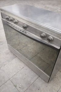 للبيع  طباخ شغال  مجمده تجميد ممتاز  07801327434