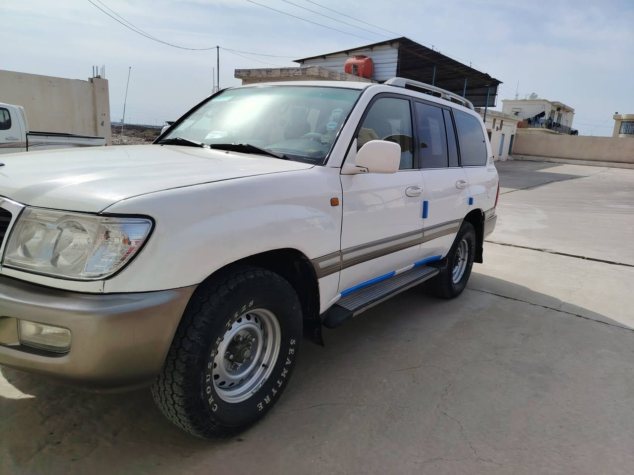 سلام عليكم لا ندكروز لبوه كاز ٢٠٠٣ قطري دبل تانك دبل سبير تدفئه تبريد شغال حداديه وره وكدام مال مؤسسه جام كهرباء مري كهرباء ست بيبان قفال سنتر لوك داخل عسلي تخم تاير دلوب السياره مكفوله عده الجاملغ الامامي بيه بارد قليل صفحة السايق والبنيد مرشوش السياره  من الصور مال  مطالعه بر رقم كركوك قرار ٤٨ السياره اصوليه حاسبه غرامات سرقه كلهن اتعهد بيهن راعيه ابو السنويه ***********جاري مكان العماره
