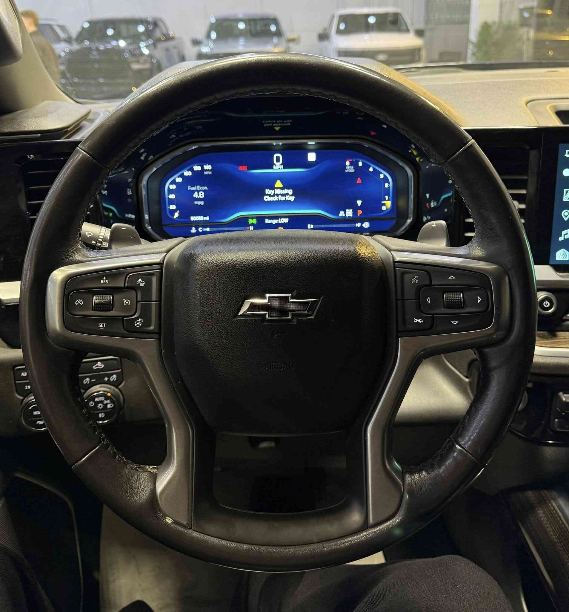 Chevrolet Silverado 
2023 RST
V8 - 5.3L - 4x4

بسمە و شغال
شاشە و کامیرە
لایت لید
کوشین کهرابایی
کوشینات هیتر
سوکان هیتر
رادار
باب طویل
بودی قصیر
ویل 20

50.000 mile
2 قطعە صبغ
سعر 355 ورقە

معرض ( مەدینە ) اربیل شارع ١٠٠م
0750 261 2500
0772 665 1010⁩
