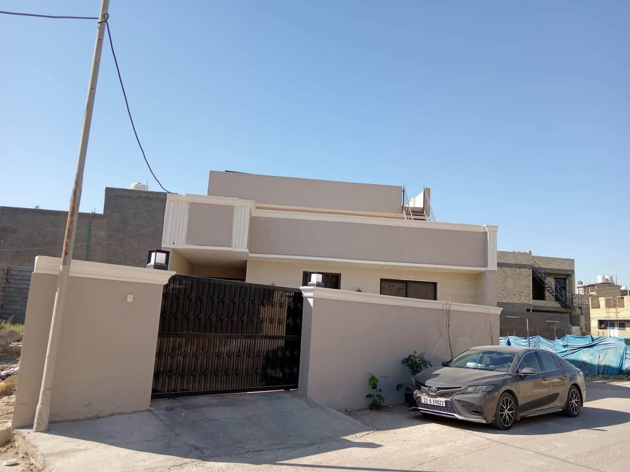 بيت 🏠 مساحة 220م #للبيع
لوجه 12/نزال18 

علئ شارع 10م 

يحتوي علئ 4غرف +صحيات 3 

ستقبال+مطبخ حار و بارد 

صاله + حديقة كراج 

📍البوعيثة. مجمع العدل 

***********
