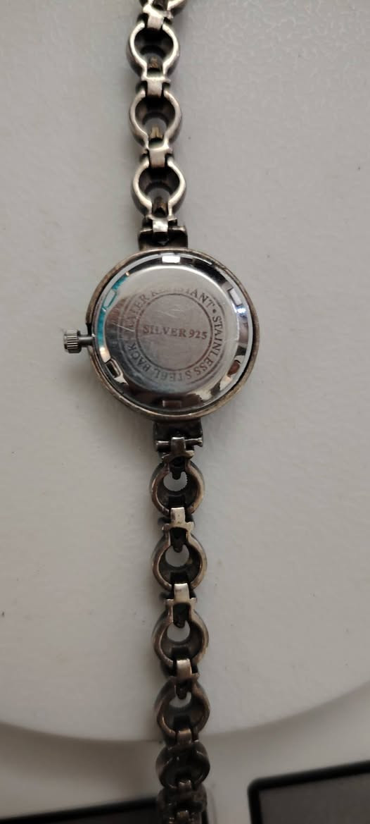 ساعة فضة مطعم بحجر الزمرد للبيع وزنها ٣٠ غم


**إذا كنت صاحب هذا الإعلان وتريد حذفه لأي سبب، رجاءا أرسل رسالة إلى الدعم الفني**