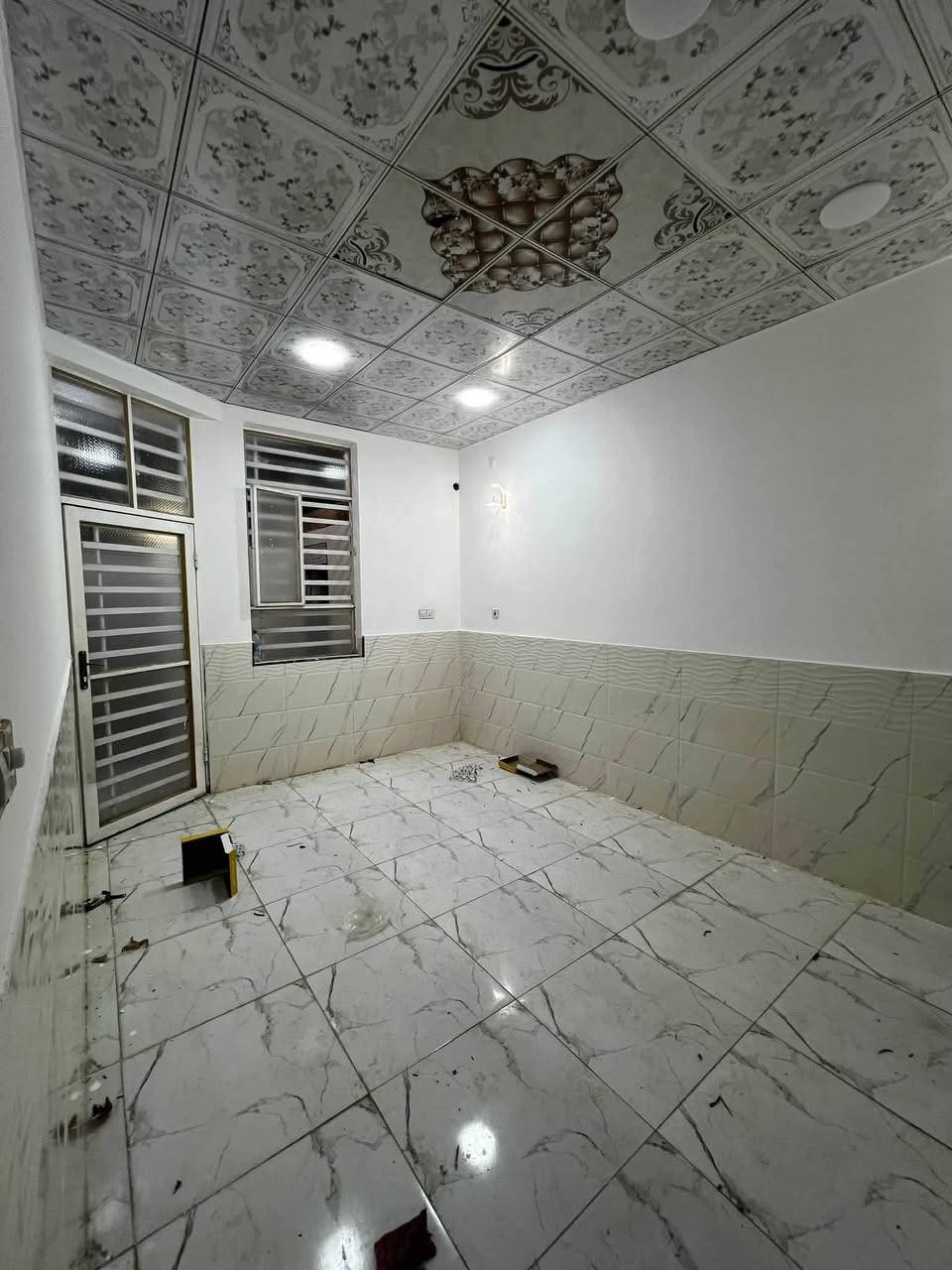 دار  للبيع 100 متر طابو صرف

حي ميسان قطاع 23 … شارع 12

صب كونكريت مسلح

يحتوي / غرفة صالة استقبال مطبخ مكشوفة
صحيات داخلية وخارجية وطارمة

السعر 117 مع المجال......A

للأستفسار *********** واتساب أيضاً موجود
