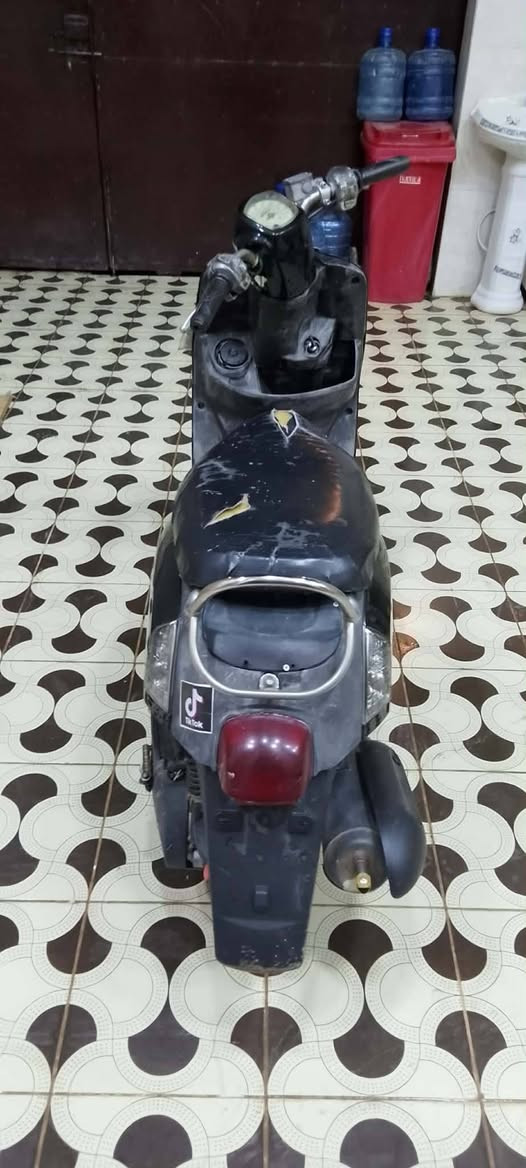 السلام عليكم دراجه ماكس بوليس لبيع كامله كهربايات كله شغال سلف هندر مكينه خرسه اشاير كلوبات كله شغال ماكو اي نقص تايرات جديده مكينه ما مفتوحه برغي بيها السعر 400 وبيها مجال حك الجيه راسلني أو اتصل *********** المكان الخالص هبهب
