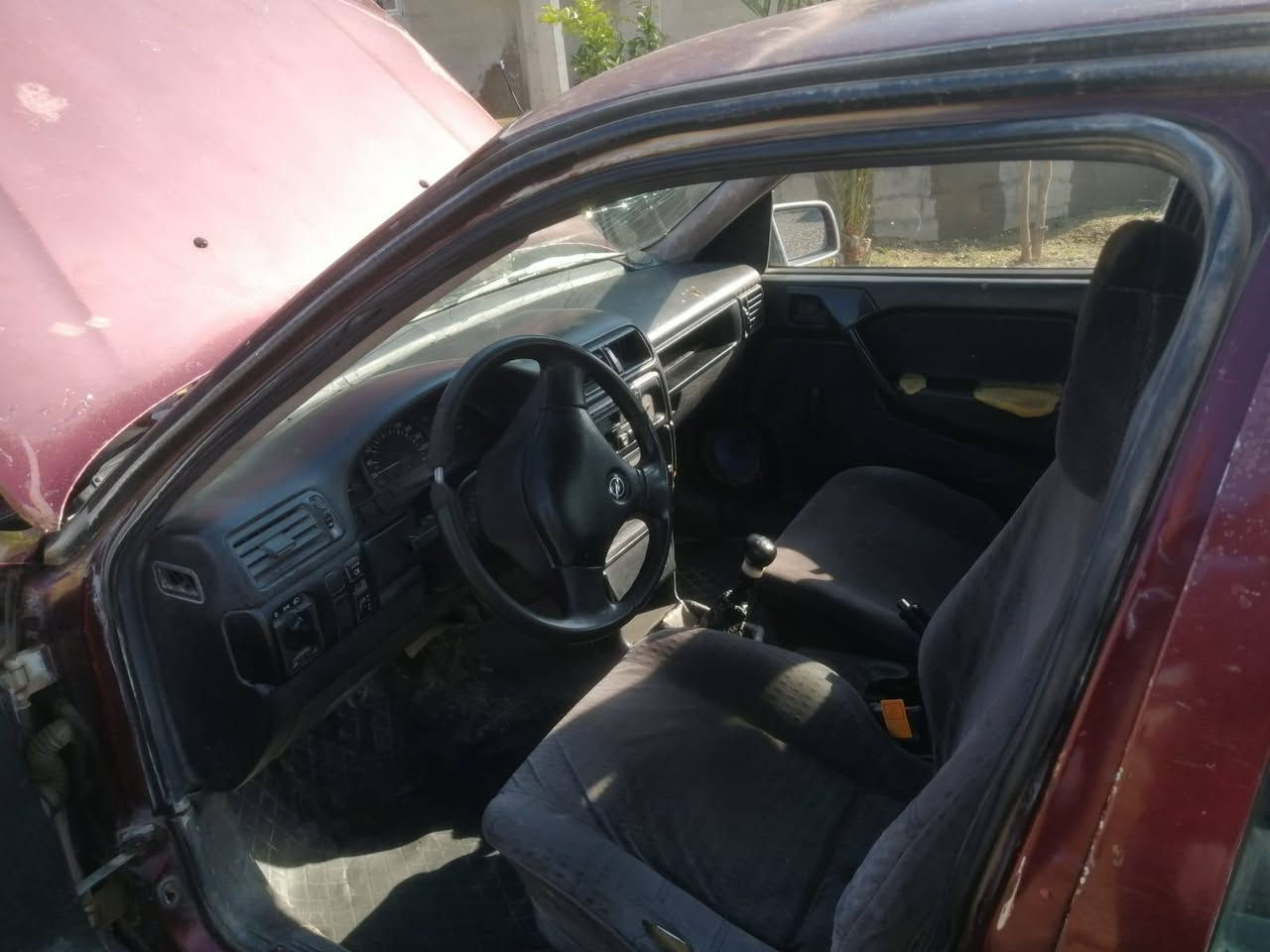 فكترا حجم 20
كير محرك شرط ترايك وين متريد 
شرط التحويل 
المكان القيارة 
السعر 23 وبيه مجال
***********
