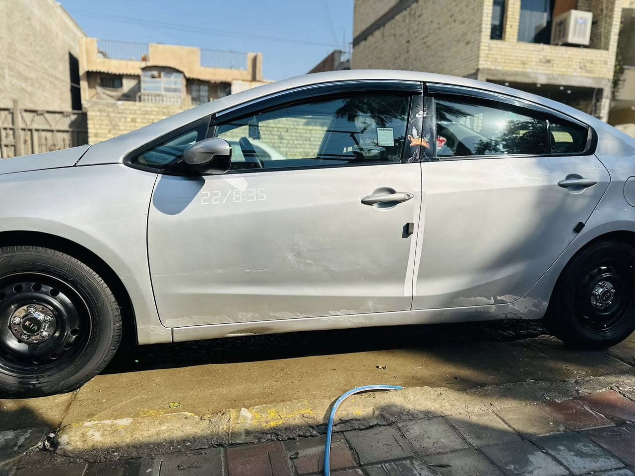 السلام عليكم
للبيع
كيا فورتي LX موديل 2017
ماشيه 71 ألف فقط
السيارة باسمي وما بيها شي نقص
فول مواصفات 
3 انظمه قياده / تحكم جهتين / زراكات 
شاشه / كامره / المحرك دوش 2000 
كير المرغوب مالتهه 
ماعدى بصمة وفتحة
نظيفة جداً وجاهزة ومال بيت 
للتواصل واتساب ***********
