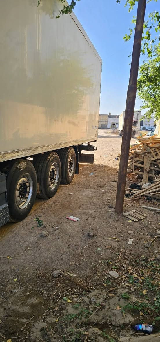 السلام عليكم
براد ايطالي بدون جهاز تبريد سمك 5 جديد منفيس 
سعر 75 
***********
