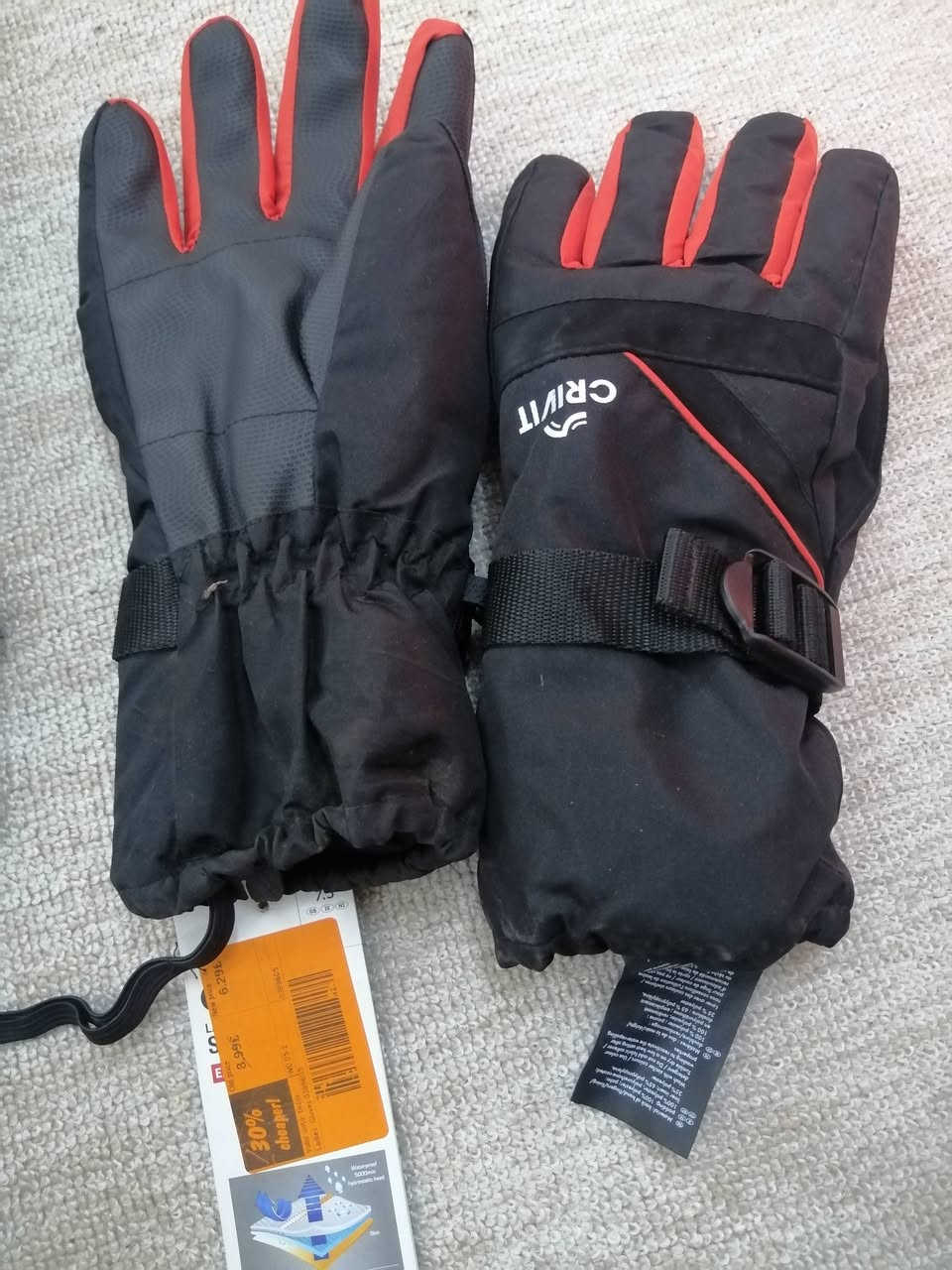 كفوف ماركة اصليه شرط مبطن
شبابي وقناع وجه للبيع.
سعر الكف ٦ الف والقناع ٤ الف.
