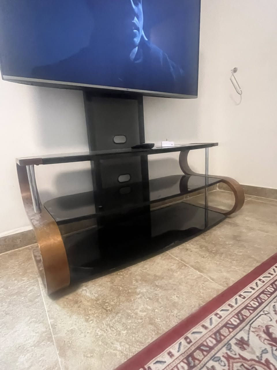 سلام عليكم
ميز بلازما طول 127 عرض 46 ارتفاع 53
زوليه طولها 3.50 عرض 2.50 
سعر على هذا رقم ***********
سعر خاص بيها مجال
