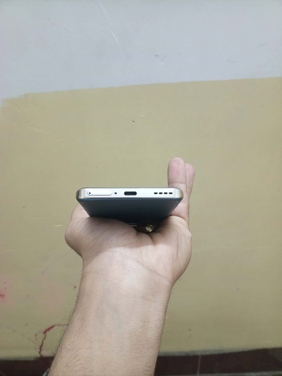 realme 13 Pro+ 5G
داكره 512
البطاريه 5200مللي 
الكاميرات الاماميه 32mp
الكاميرات الخلفية 50mp+8mp+50mp
RAm12+12
اصدار البرنامج RMx3921-16.0.2.400
الشاشه 6.7بوصه
جهاز مستخدم شهرين 
فقط جهاز 
سعر 385مجال حك جيتك بس


**إذا كنت صاحب هذا الإعلان وتريد حذفه لأي سبب، رجاءا أرسل رسالة إلى الدعم الفني**