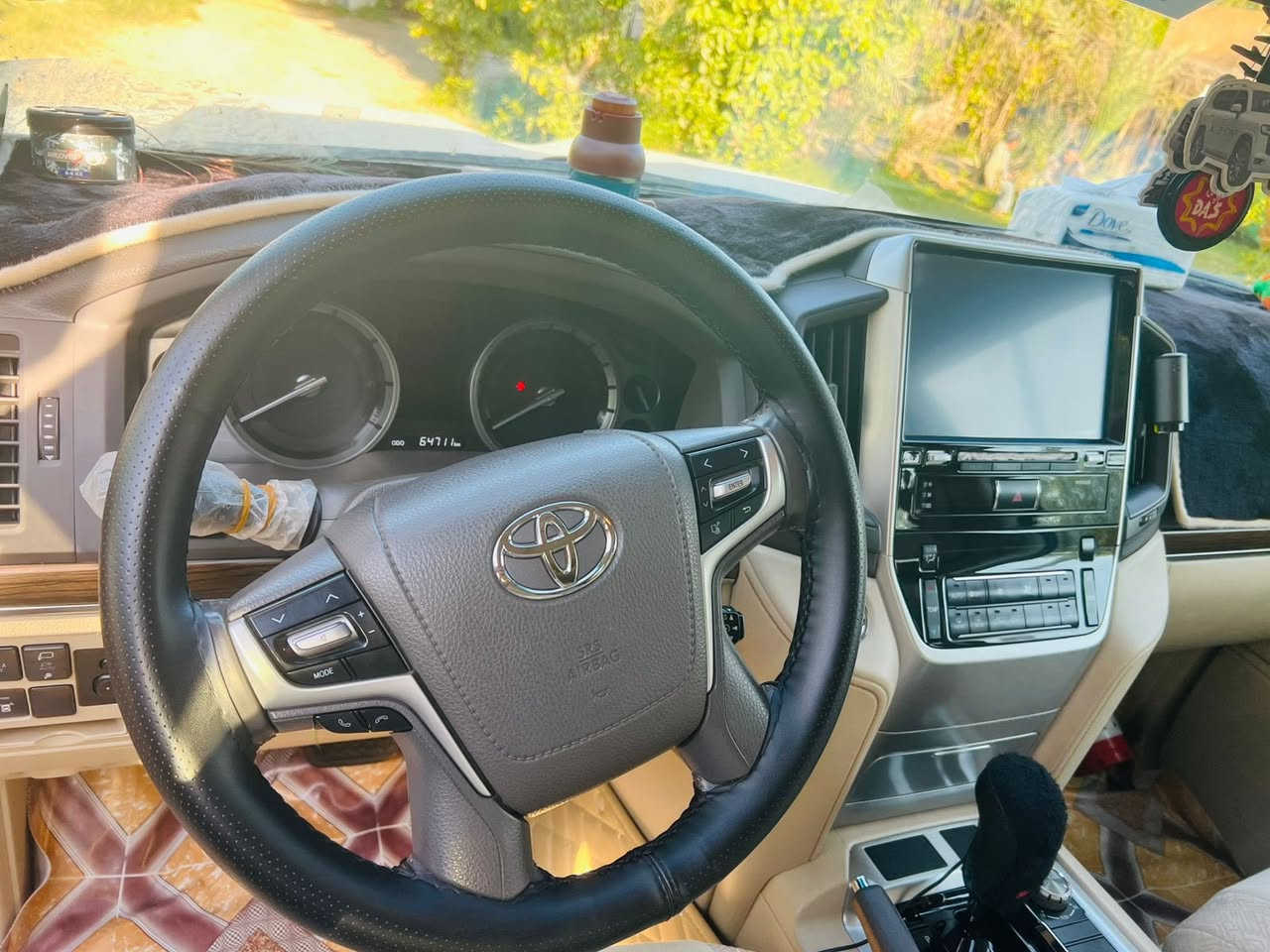 السلام عليكم لاندكروز 2019 مكفوله كفالة عامه ماشيه 64 حقيقي شركه بريم فوول مواصفات مكان الصويره  السعر 585 اتصال *********** رقم بغداد دولي
