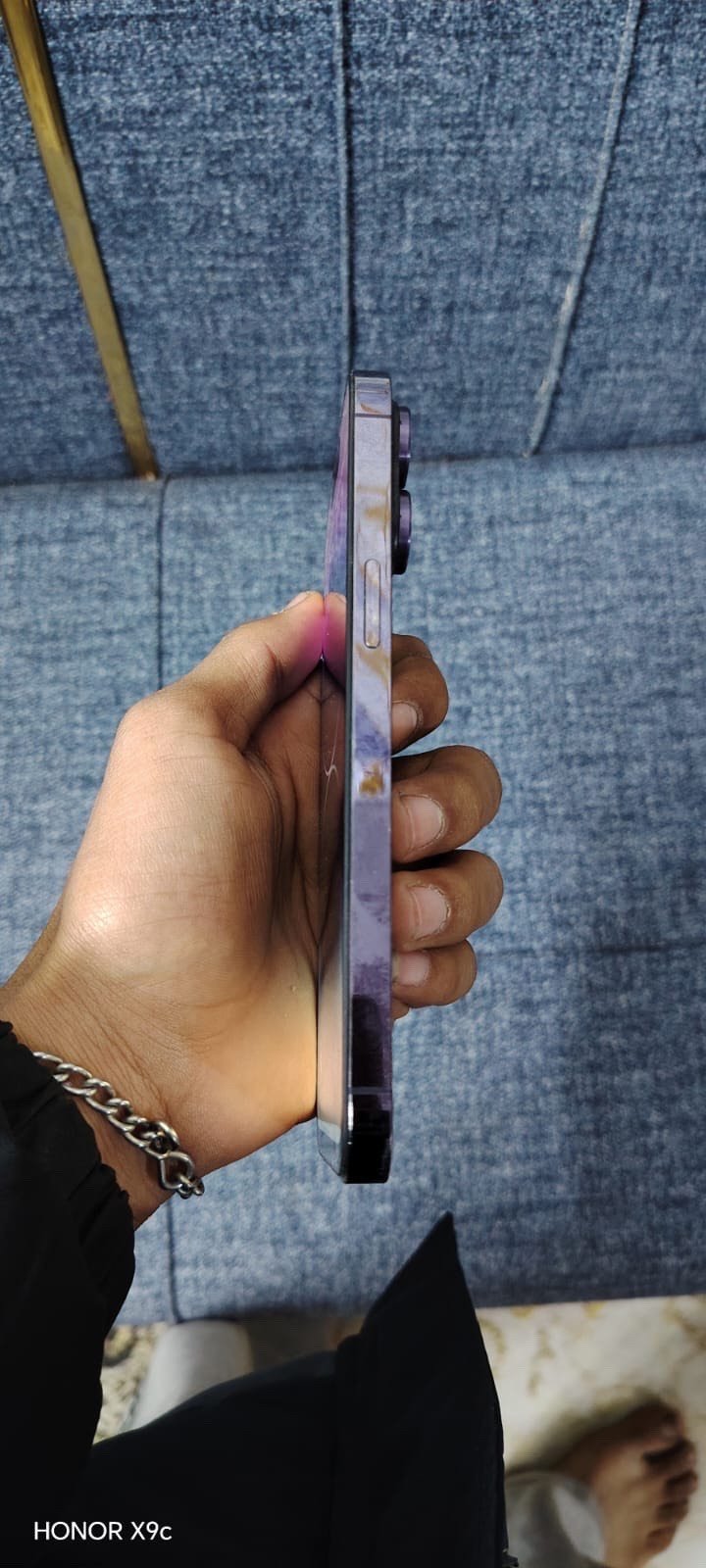 السلام عليكم ايفون 14 برو ماكس 
مبدل شاشة نوعية زينه ✅
الظهر مكسور 
بطاريه اصليه 
مو للبيع رجائًا مراوس فقط ب سامسونج s24 ألترا  او s23 ألترا 