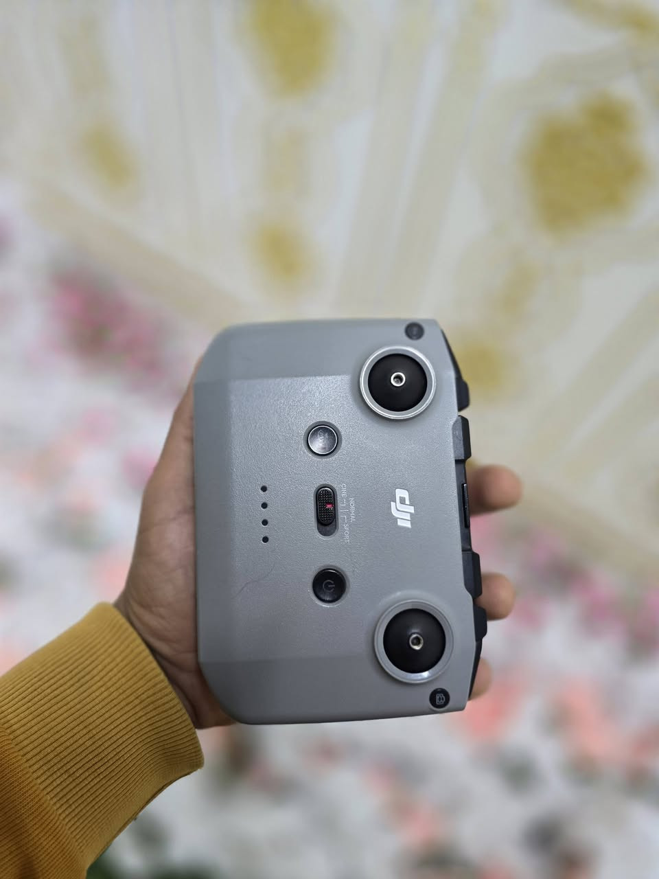 درون dji air 2 مستخدم
الملحقات كونترول + بطارية   تواصل خاص


**إذا كنت صاحب هذا الإعلان وتريد حذفه لأي سبب، رجاءا أرسل رسالة إلى الدعم الفني**