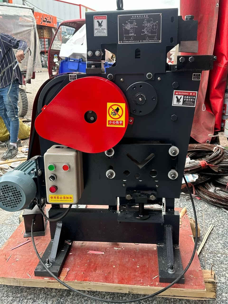 وصول مواد جديدة ذو جودة عالية
جملة و مفرد
شركة مختصة ببيع و تجهيز المحلات والشركات
محلات تبديل زيوت
محلات البنجر
محلات الغسل
كرينات جسرية
رافعات مقصية
رافعات سلة
كاصوصات كهربائية تحكم عن بعد
للطلب والاستفسار يرجی التواصل علی بريد الصفحة او التواصل مع الارقام التالية
***********
***********
اوقات الاتصال 10صباحآ الی 5مساءآ
باقي الاوقات مراسلة الصفحة
العنوان اربيل صناعة شمالية خلف فاملي مول
کاڵای نوێ بەردەستە بەتاك و کۆ
ئامادەین بۆ دابینکردنی هەموو جۆرە ئامێرێکی
فیتەری
ڕوون گۆڕین
پەنچەری
غەسل
کرێن و ڕافیعەی مەخزەنی
بەرزکەرەوەی کارەبایی
ئەشیای کارەبایی
بۆ داواکردن
***********
***********
ناونیشان هەولێر پیشەسازی باکوور پشت فاملی مۆڵ
