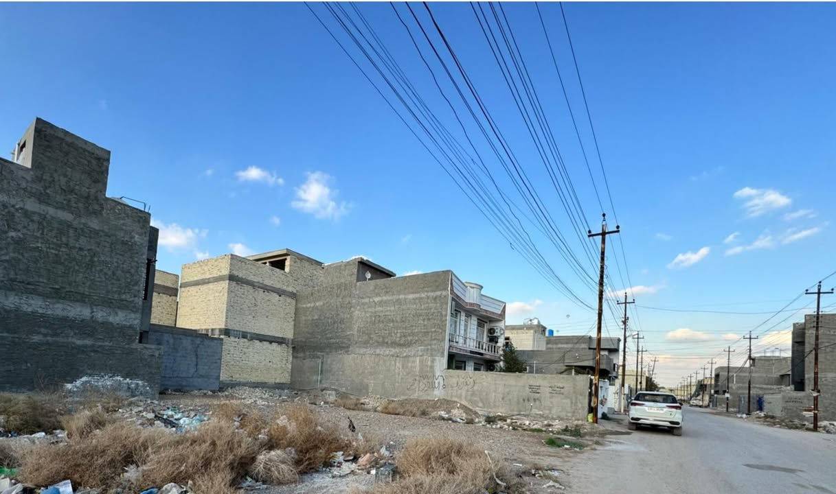 للبيع قطعه ارض ملك صرف مساحتها 120 متر البعيثه حي العدل على شارع العدل مباشره السعر 69 مليون رقمها 584 واجه 12متر ونزال 10 متر تصلح لبناء مشتملات اثنين 6x10 للاستفسار الاتصال على ***********
