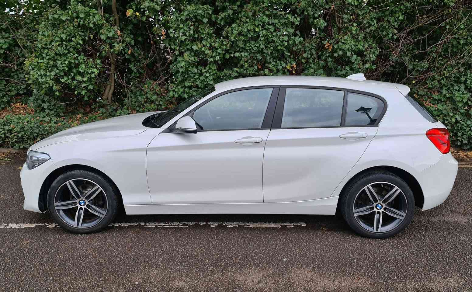 BMW 118i Competition front bumper 
2019,
1.5 litre Petrol, 
Manual, 
37000 Miles only,
Long MOT, 
Cat s,
Sta Nav, 
Very Clean Throughout, 
Viewing welcome in Southall UB2 Southall, Middlesex


**إذا كنت صاحب هذا الإعلان وتريد حذفه لأي سبب، رجاءا أرسل رسالة إلى الدعم الفني**