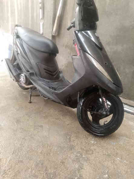 سلام عليكم دراجه للبيع ختم واحد ويه المكينه شلعه ومعدل ناعمه حيل الدراجه مفتوحه بس ولافات لا بستم ولا بوشه الدراجه كفاله سلف هندر كهرباءيات كله شغاله السعر 550 وبيه مجال رقمي ***********انتصل وبيك خير وتدلل
