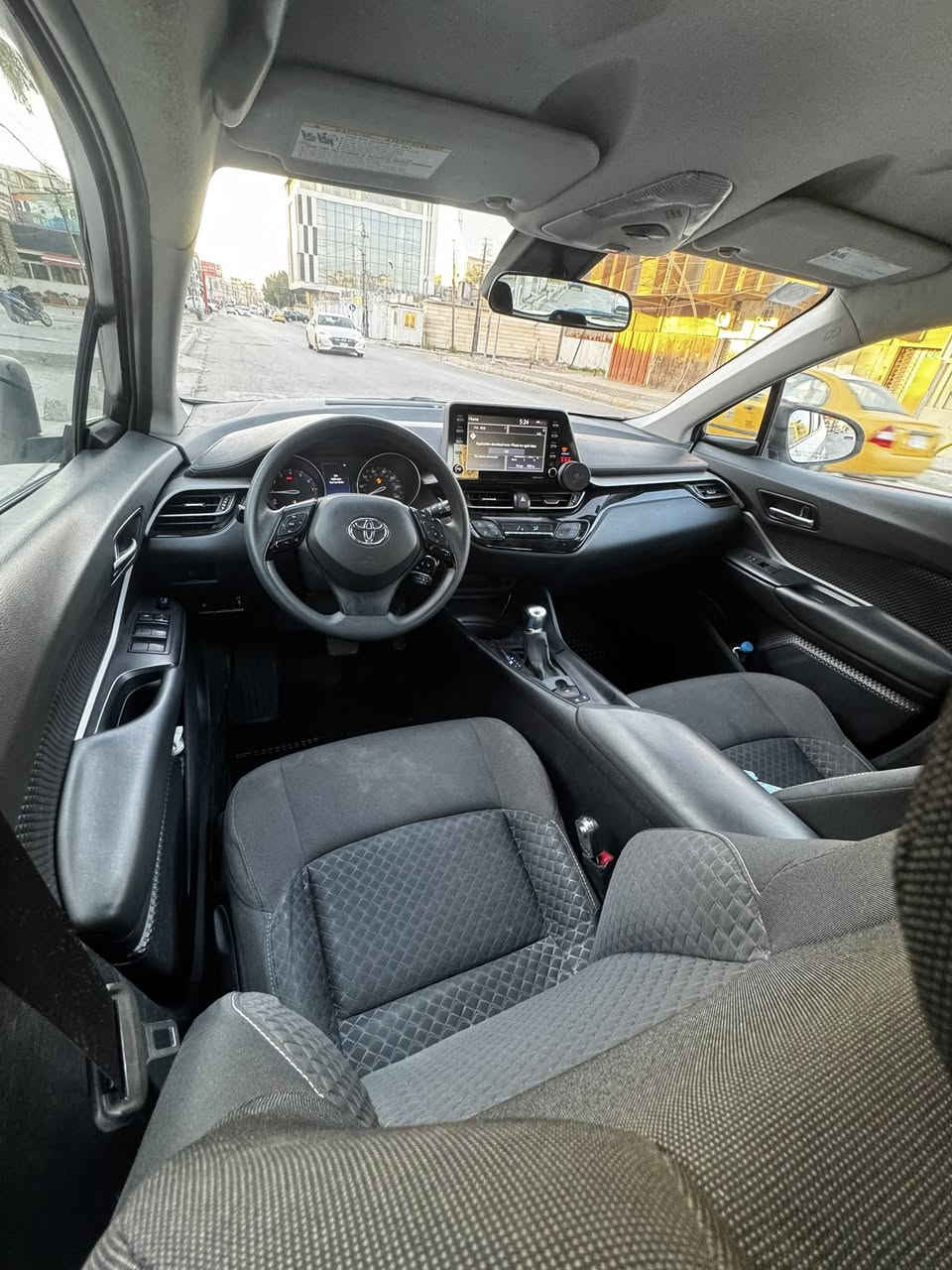 تويوتا CHR موديل ٢٠٢١
مكينه ١٨٠٠ بانزين 
رادار امامي 
كامره وشاشه اصليه 
هاندبريك دكمه 
شاشه لمس 
اوتو هولد 
تحديد مسار 
ويل كب + تخم تاير 
لايت LED زنون 
السياره صارله ٣ سنوات يمي بفضل الله اي مشاكل ما بيه 
سنويه باسمي بغداد تحويل ثاني يوم 
الملاحضات 
السياره بيه قطع صبغ ابيع حزام +
مطلوبه كمرك
السعر ٩٥ ورقه وبيه مجال جدا بسيط 
٠٧٧٠٠١٨٥٥٦
***********
كراده ٦٢
