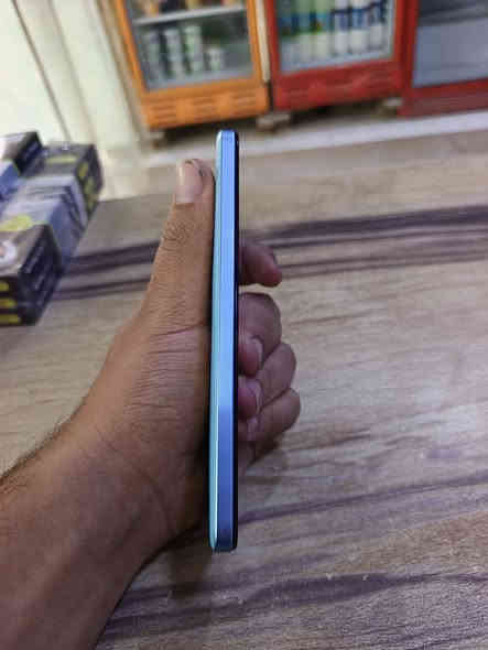 السلام عليكم بوكو x4 نسخة ال جي تي ذاكرة 256 رام 8 ببجي 120 فريم نضافة 99% بدون ملحقات سعرة 200 مكاني بابل الهاشمية رقمي ***********
