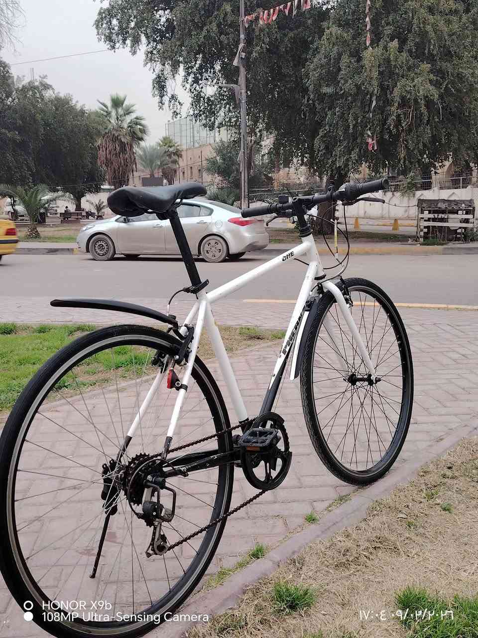 سلام عليكم
متاح بايك c700من ماركه PHERKAD المعروفه 
البايك كسر حاويه 
نسبه نضافه عاليه جدا 
البايك كامل مكمل من كلشي 
وياله المنيوم طبقتين 
البايك كله ختم واحد 
كير سستم تورني شيمانو  
حجم البايك 28
مكاني بغداد الاعظمية 
سعره 120 وبي مجال 
للي حاب ايراسني خاص ويدلل
او الاستفسار ***********
