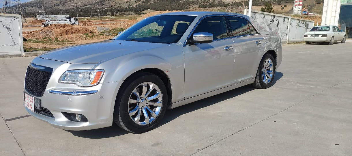 سەرەتا بەناویخوا 
ئۆباما مۆدیل 2015
خلیجی  6بستون 
تەنها 140هەزار ڕۆشتوە
قەپات قەپات مواسەفات 
تازە داخڵ 
سەیارە کەدە قیشە ریکە ماوەتەوە کامل مەسروفە
پرسیای مواسە فات مە کە  مول مواسەفاتە
***********
***********
