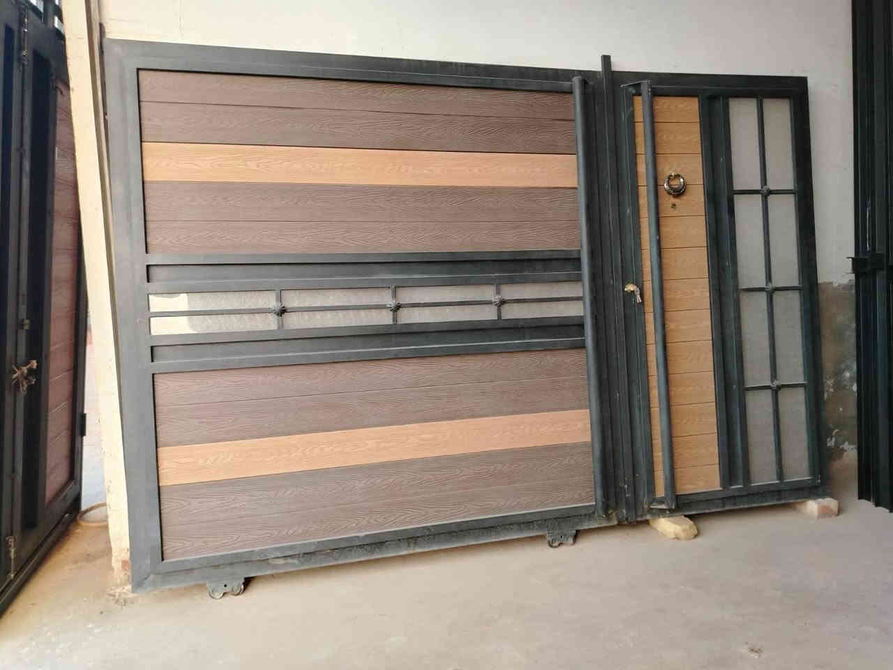 📐حداده ابو نور العزاوي
  كافه انواع الحداده🧑‍🏭
 ابواب🚪 شبابيك 🪟 كرفانات🏪 محجرات ☑️سقايف كيسبان✅ غرف سندويج✅ سياج خارجي ✅ مراجيح ✅قمريات ✅يتوفر لدينا احدث الديكورات التركية  🇹🇷 
جميع اعمالنا كتيبه بارزة
 العمل داخل بغداد العنوان بغداد الدورة البعيثة مقابيل مجمع الحليم شارع العام مجاور مكتب بيتي للعقار  
رقم الهاتف / ***********
