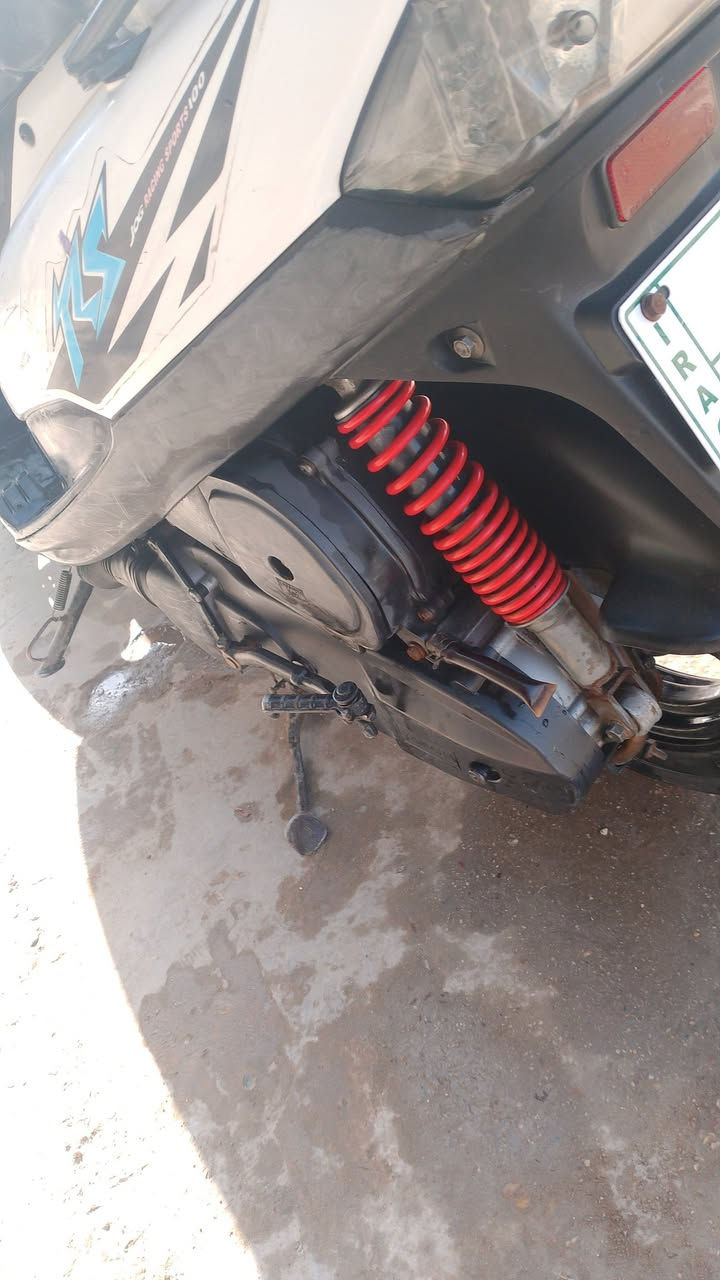 السلام عليكم ماكس عدلة لبيع   مكان حلة مركز المدينة موديل2004  0781 574 0314
