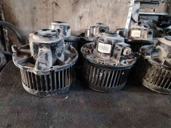 يتوفر ماطور زراكات وماطور فان التبريد الداخلي 
#للشفر اكونكس 2005 الى 2009
#يتوفر خدمة توصيل لكل المحافظات للحجز والاستفسار يرجى مراسلتنا على الخاص او واتساب على الرقم التالي ***********
***********
#ورشة انور سوزوكي كربلاء الحي الصناعي الابلوك
