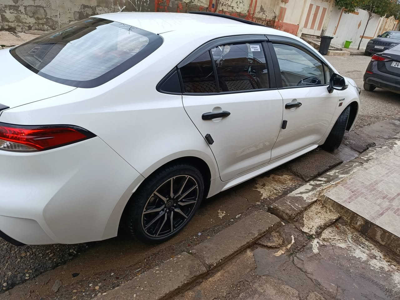 كرولا موديل 2024 هايبرد  او بنزين محرك 18 فول مواصفات GR سبورت بدون صبغ بدون تعديل بارد سياره بسمي تريد تحويل تريد وكلا مكان سيارة عقره تلفون كورك بيه وتساب ***********. آسيا *********** سعر 156 سونر هم موجود
