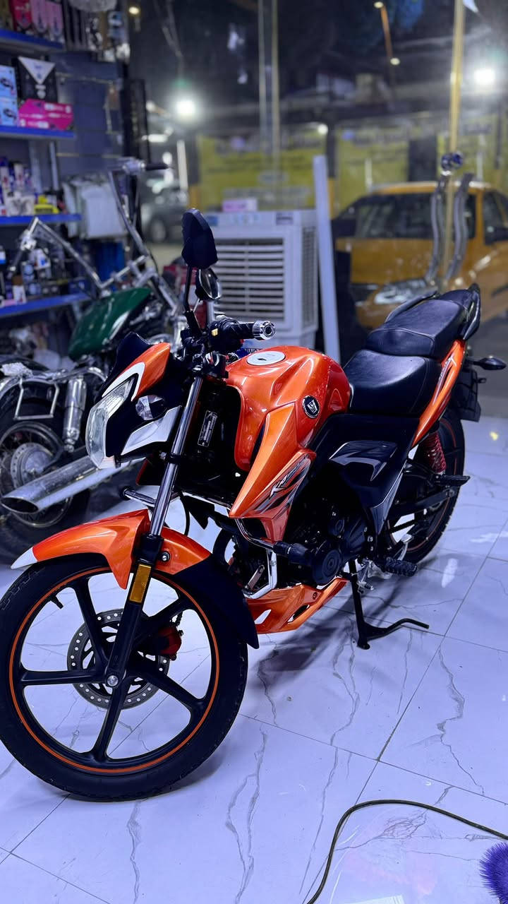 السلام عليكم
هاوجي بطح موديل 23 للبيع كفاله حتى من الشخط جاهزه من كلشي متصرف عليها لو الف مسجله سنويه واستلام اللوحات بالتحويل وياها بصمات اثنين وسويجات اثنين 
رايدها ب18 وبيها مجال للشراي مكاني الرمادي الصوفيه 
الشراي يتفضل خاص او يتصل ع الرقم والمو شراي يعبر المنشور بكلام طيب 
***********
