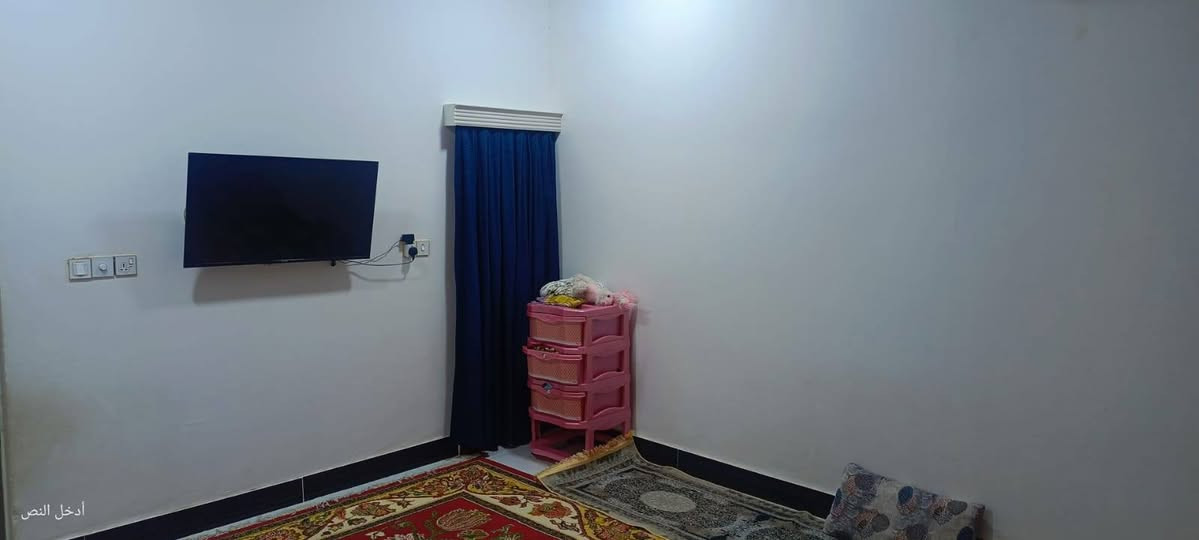 أسعد الله اوقاتكم بكل خير 💢 
احبتي متوفر دار سكان البيت السماحه 100متر 
وجهه 10ونزال 10
البيت جديد 
موقع البيت البصرة أبو الخصيب شارع ابو كوصره غريب علا الشارع موقع حلو مرتب 
البيت يحتوي علا
غرفه
وصاله
وديوان
ومطبخ
وصحيات داخليه وخارجيه ⚪ 
نوع العقار طابو زراعي عراقي سند 25 ⚫ 
سعر البيت 50اوبي مجال بسيط
باقي الستفسار وعلا رقم 
***********
***********
