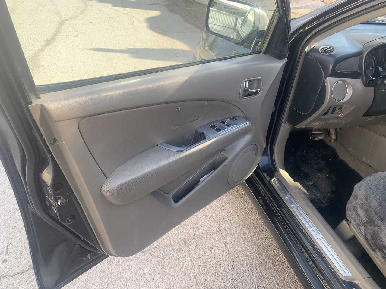 سلام عليكم للبيع مسبوشي اوتلاندر موديل 2004 محرك كير خير من الله الحداديه زينه الكهربائيات شغاله التبريد مايشتغل بيهه ضربه بلجاملغ الخلفي والباب الخلفي مصبوغه للجماليه رقم انكليزي بغداد باسمنه سنويه جديده تحويل ثاني يوم سعر 40 وبيهه مجال مكاني بغداد البلديات وهذا رقمي ***********
