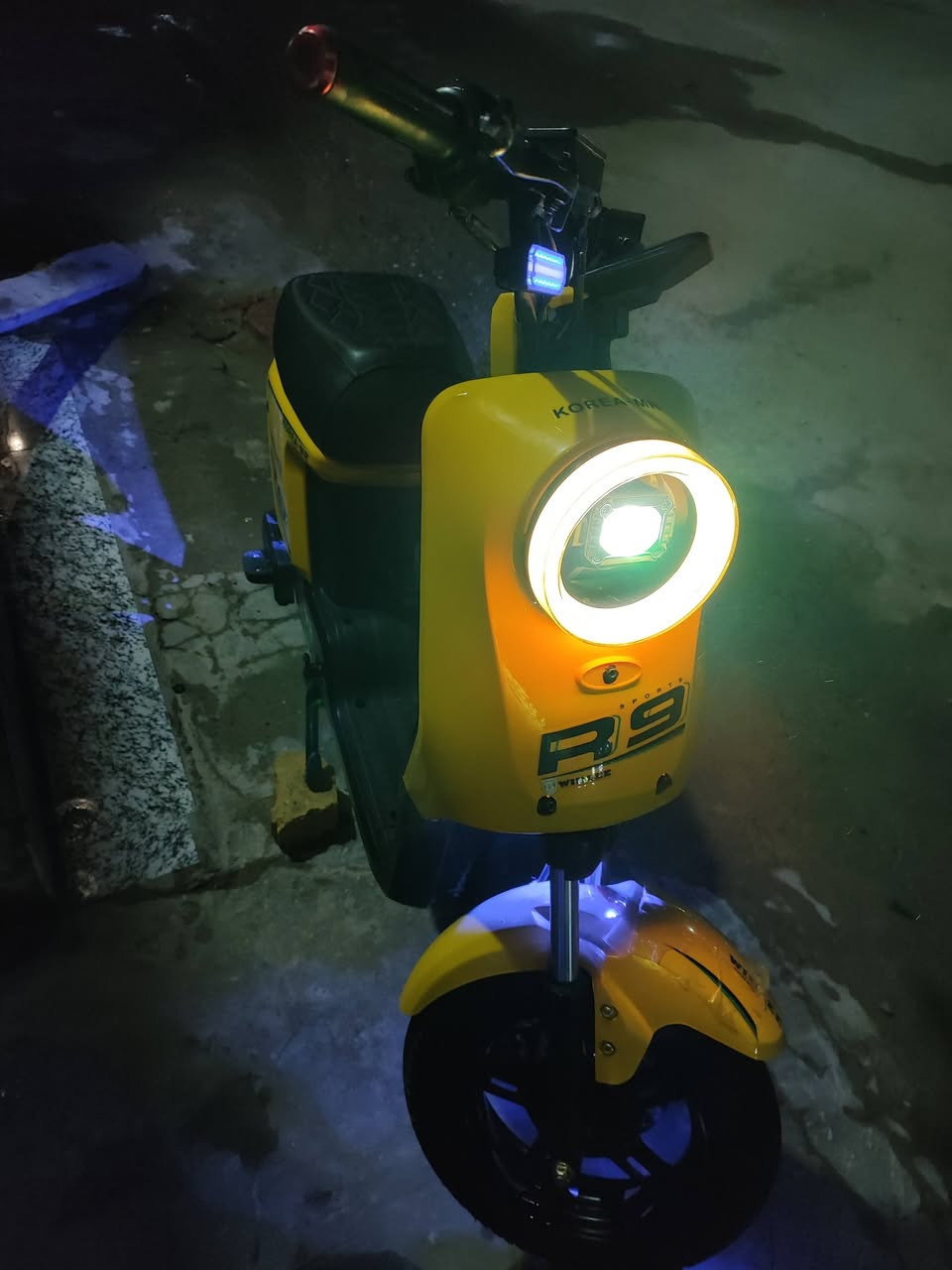 السلام عليكم دراجه شحن للبيع السعر450وبيها مجال العنوان الجزيره شارع زين العابدين تواصل ***********
