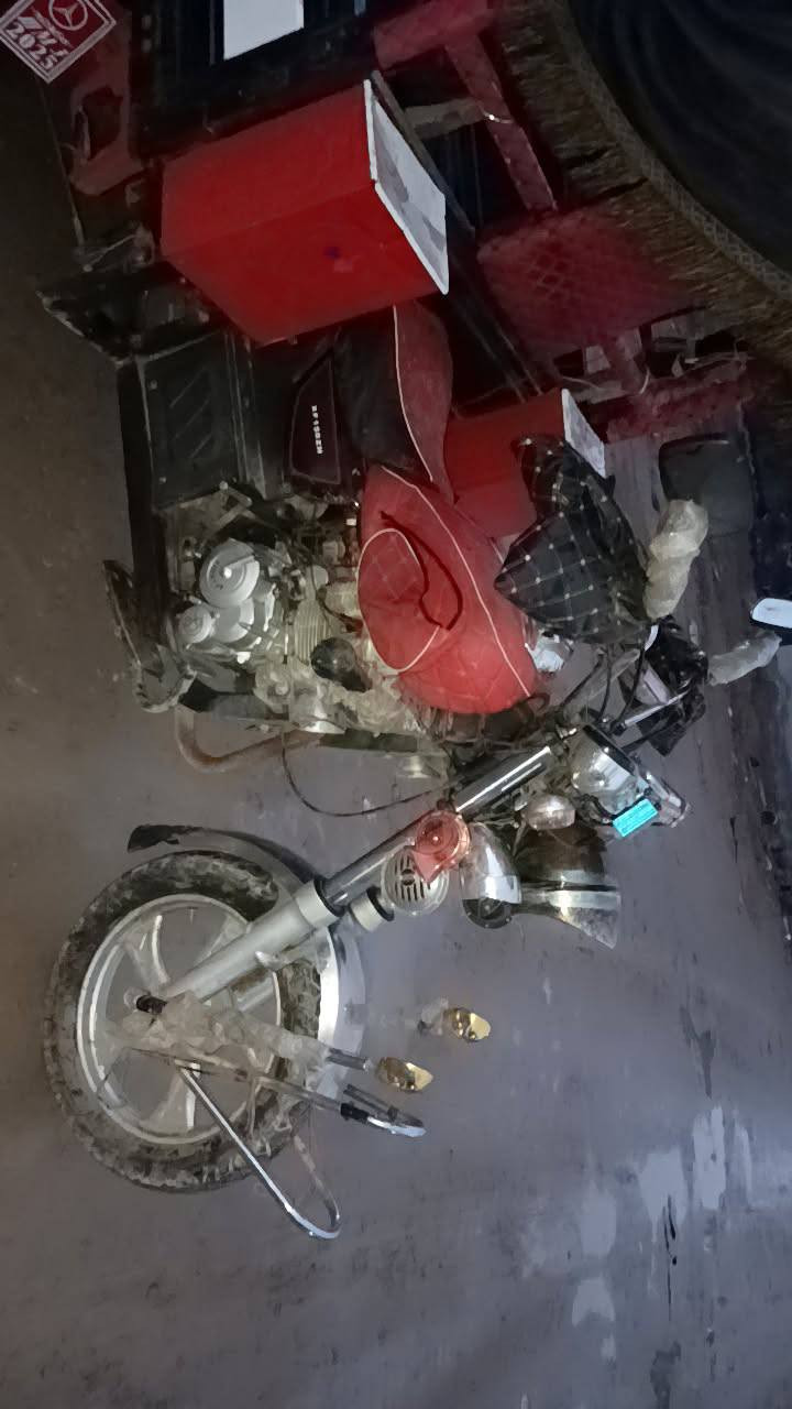 السلام عليكم هاي ستوته موديل 2020 محرك 20 ركبه شرط كهربايات شغال تايرات جوبلس منفيس بيها سعر مليون 275 وشراي اتصل ***********
