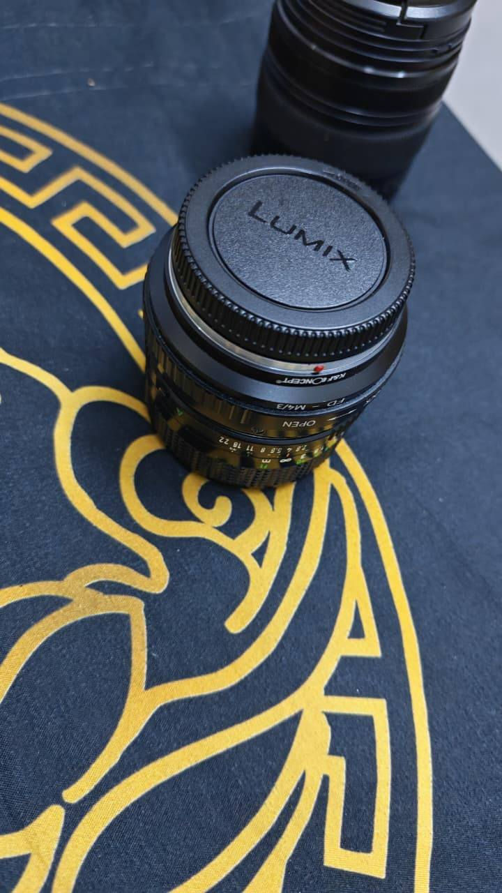 Panasonic Lumix GH4 نظيفة جداً + عدستين + 3 بطاريات
للبيع كاميرا باناسونيك GH4 احترافية، نظيفة جداً وجاهزة للعمل.

​تصوير فيديو بدقة 4K.

​المجموعة تشمل: جسم الكاميرا + عدسة زووم + عدسة بورتريه 50mm.

​الإضافات: 3 بطاريات مع شاحن مزدوج وفلاتر Gobe الأصلية.

​الكاميرا شغالة بامتياز وبدون أي مشاكل تقنية.
للتواصل على الرقم
***********
