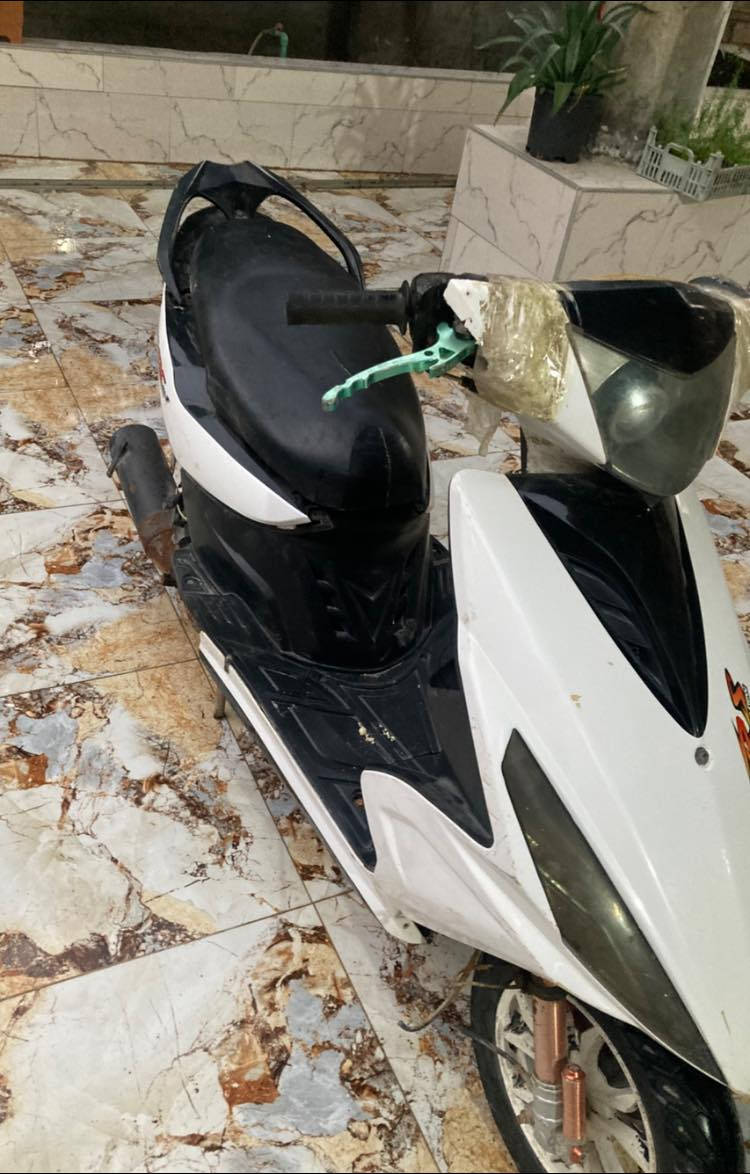 دراجة ماكس مضلع للبيع كومة حديد صارلها شهر من مجفته وطفت ***********
