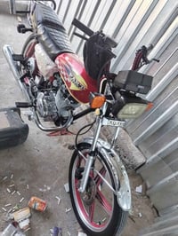 للبيع ٣٥٠ الف وراقها معها ٤ غيارات طلقه تواصل 07503877305
