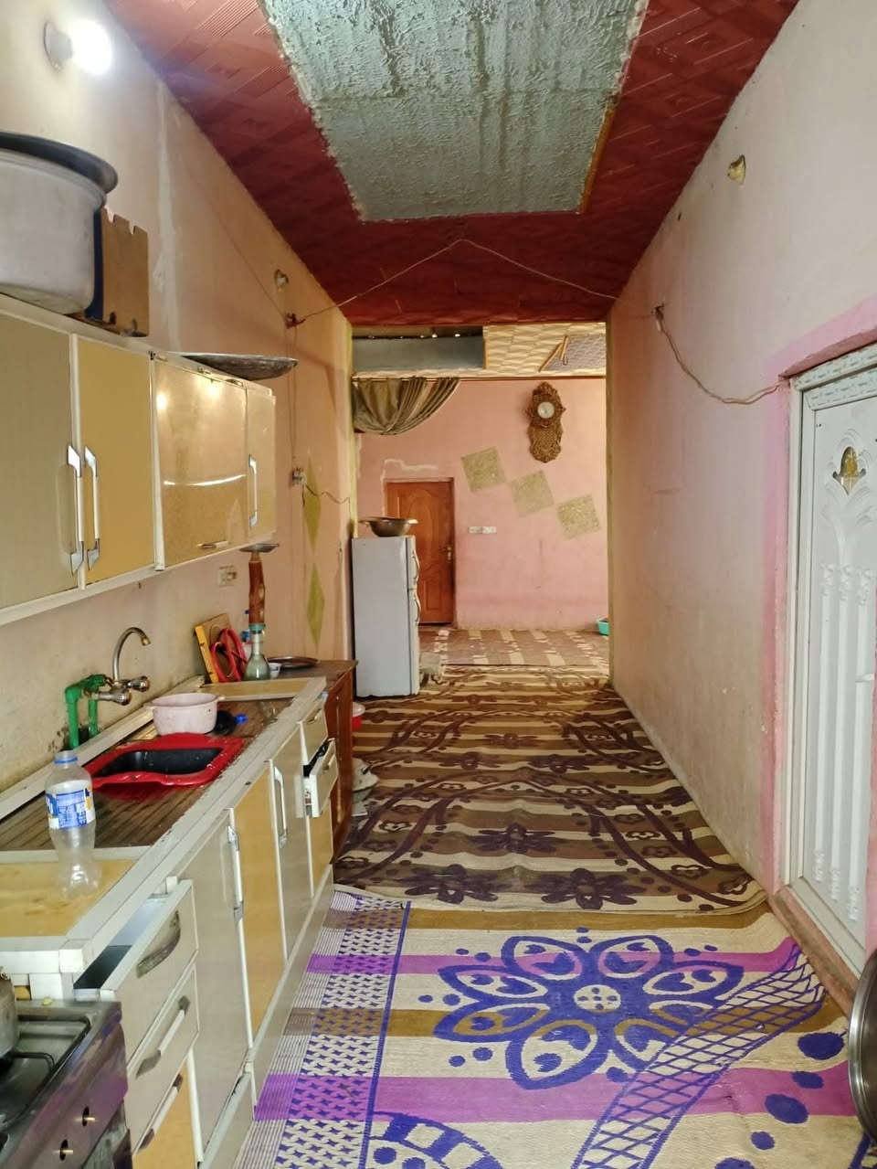 السلام عليكم
بيت  280 تحت البناء صب مسلح خمس غرف صالتين اربع حمامات مضيف 10 م مع مساحة 878 مدارس ماء كهرباء مولد يبعد عن شارع الزوار 700 م وعن الامام 10كم
طريق طوريج كربلاء
السعر 130 وبيه مجال طابو زراعي 25


**إذا كنت صاحب هذا الإعلان وتريد حذفه لأي سبب، رجاءا أرسل رسالة إلى الدعم الفني**