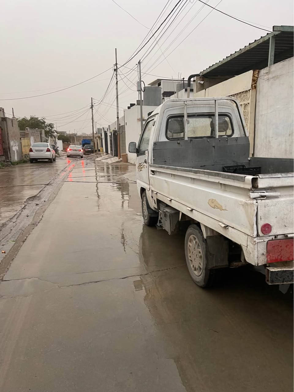 سلاو هاوريان خوشه ويست فاو موديل ٢٠٠٧ منفيسي اصلي ٤ تايه لوك كير مكينه كاره باي لوك سياره كه تاخم بيشي لوك چركي تي نيه همو كياني به شرت شانسي سعري ١٦ ورقه ماعامله كم سياره كه له كركوكه له باروت خانه يه رقم موبايل *********** اسيا ***********. گورينه وه اكم له سر دل گرتن كركوك, العراق
